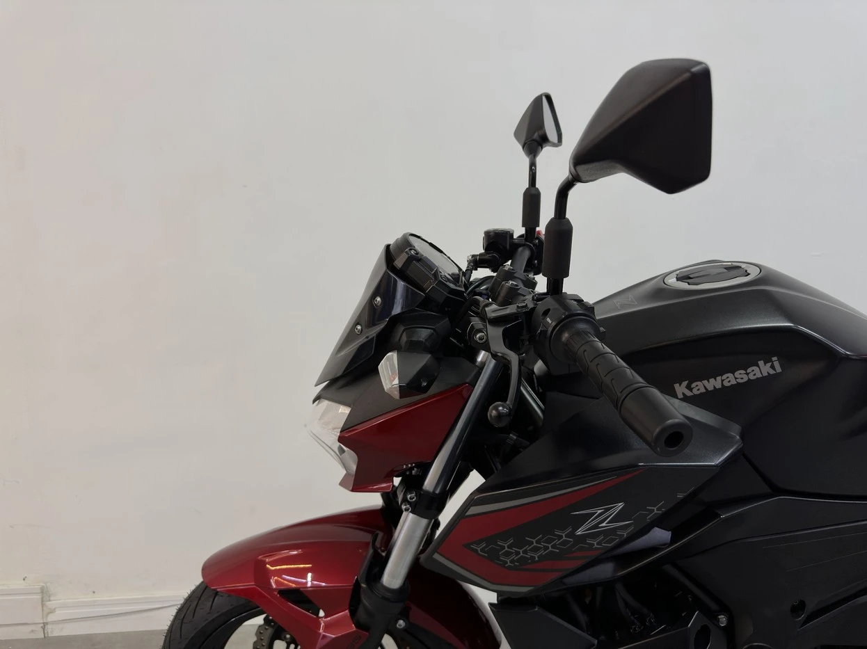 KAWASAKI Z400