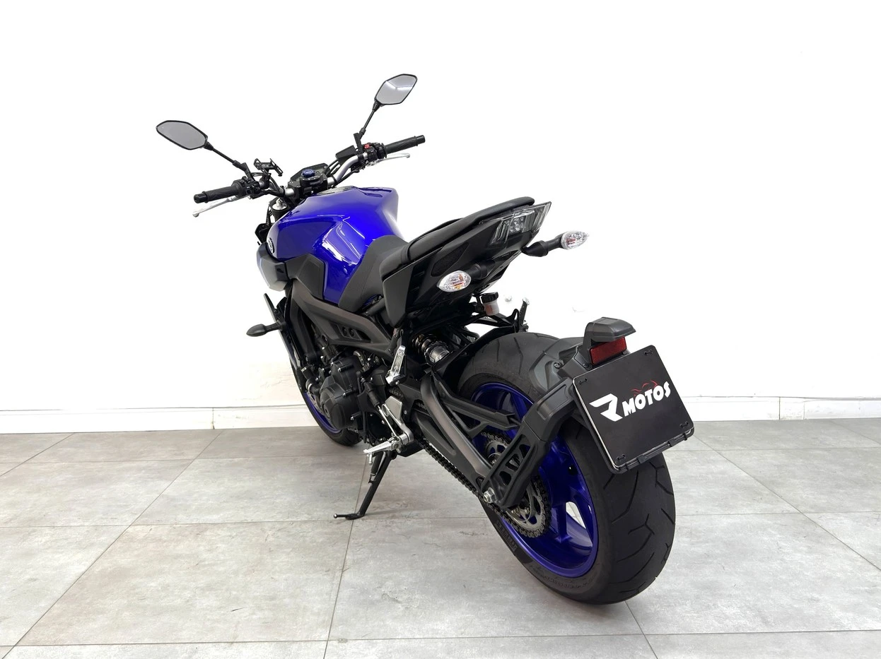 YAMAHA MT-09