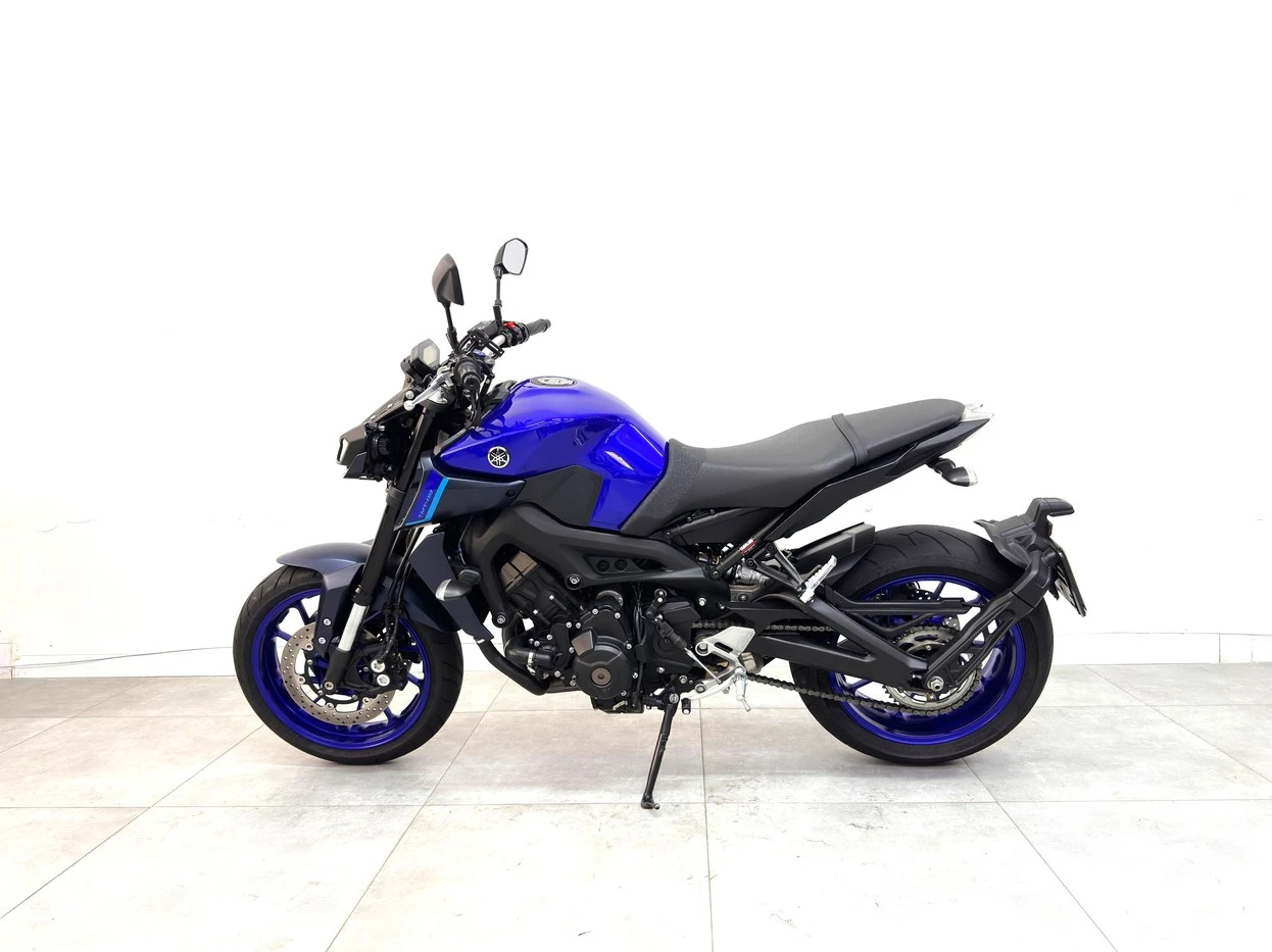 YAMAHA MT-09