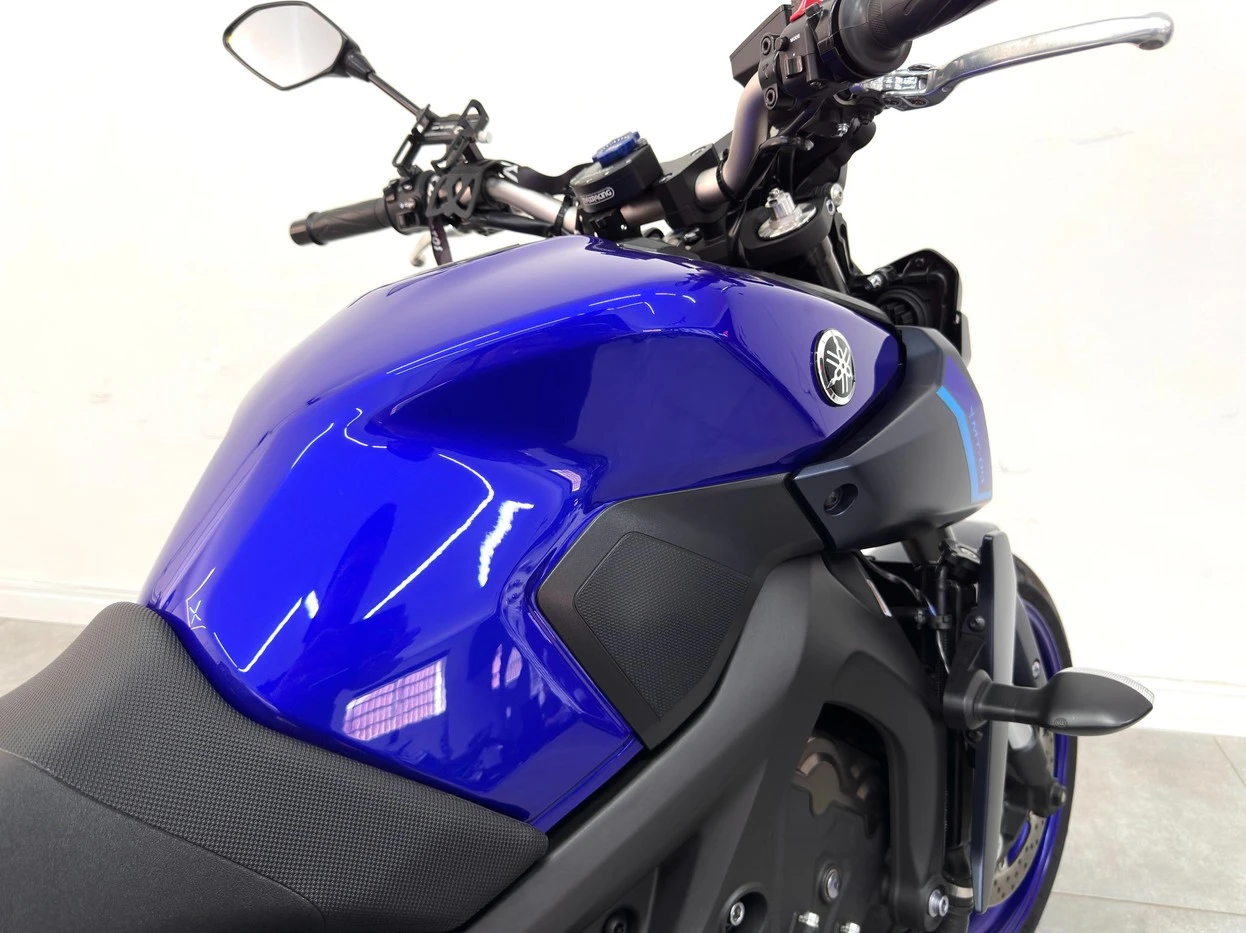 YAMAHA MT-09