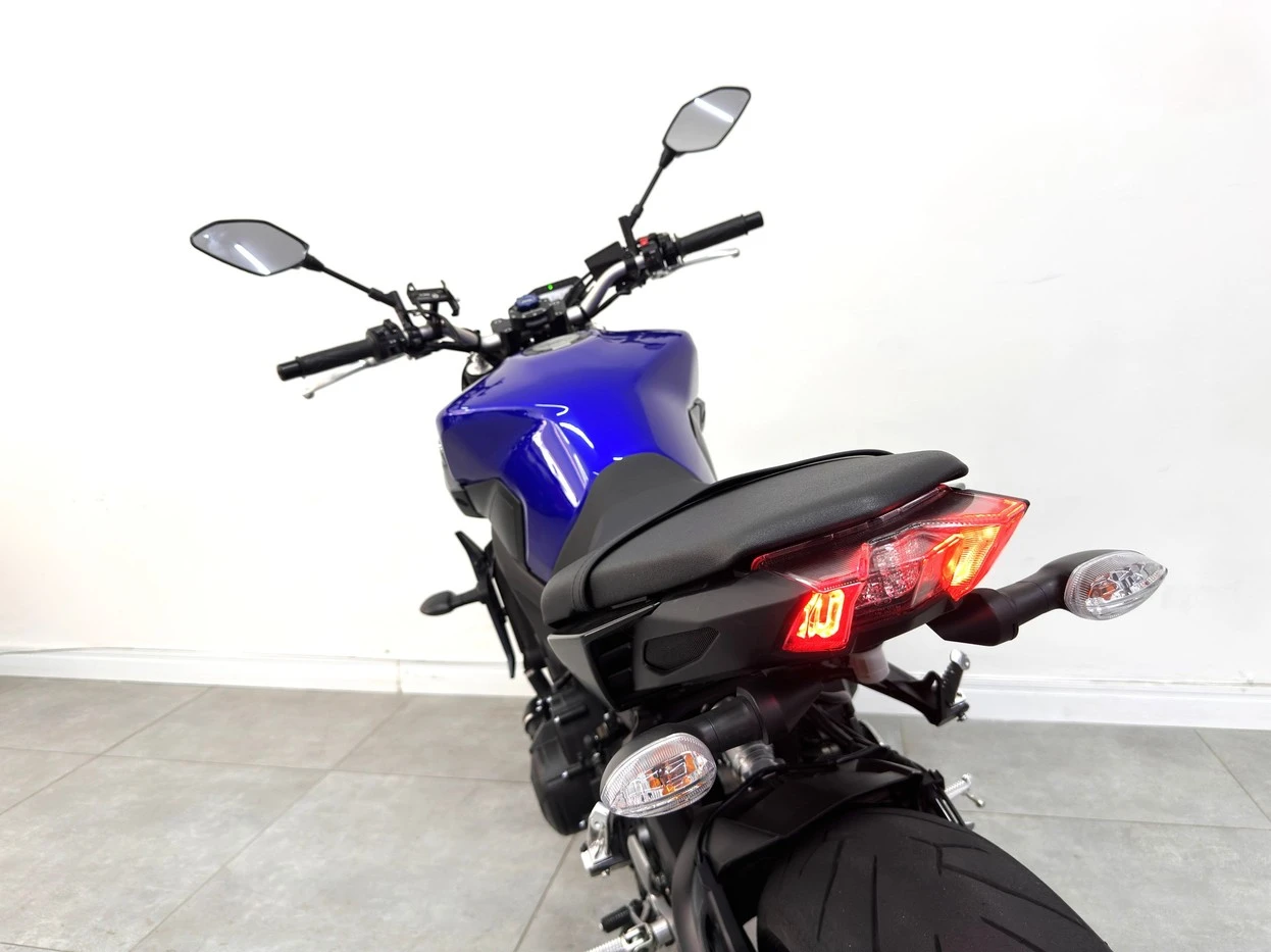 YAMAHA MT-09