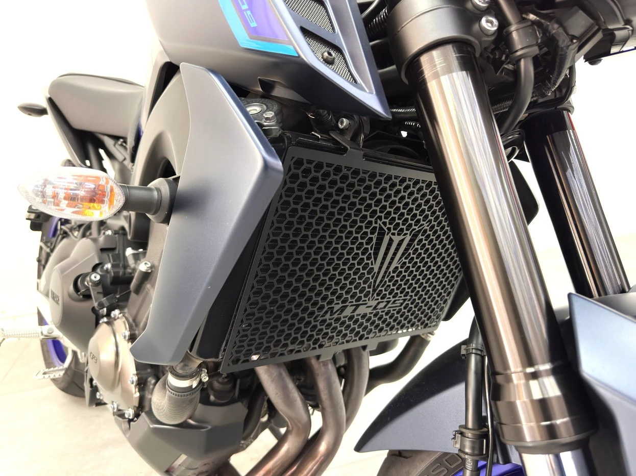 YAMAHA MT-09