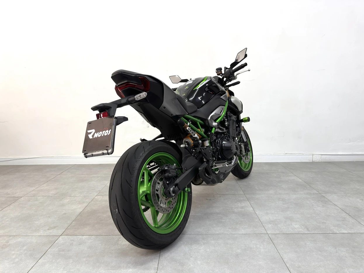 KAWASAKI Z900 R EDITION
