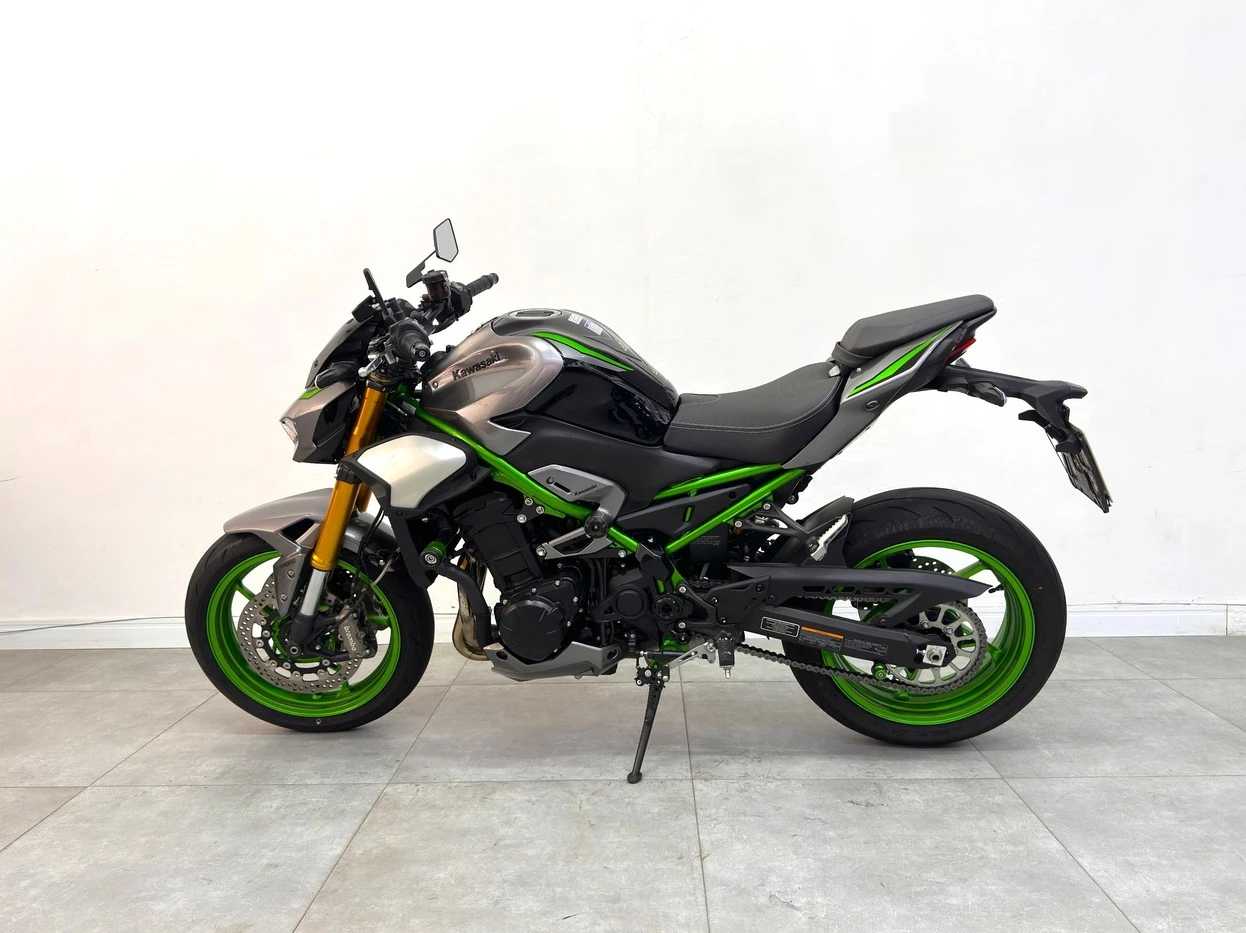 KAWASAKI Z900 R EDITION