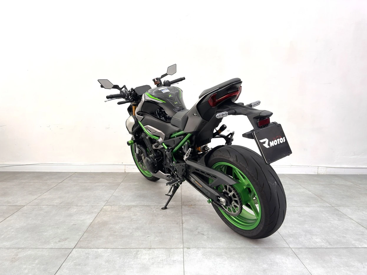 KAWASAKI Z900 R EDITION