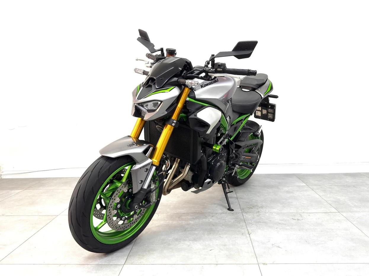 KAWASAKI Z900 R EDITION