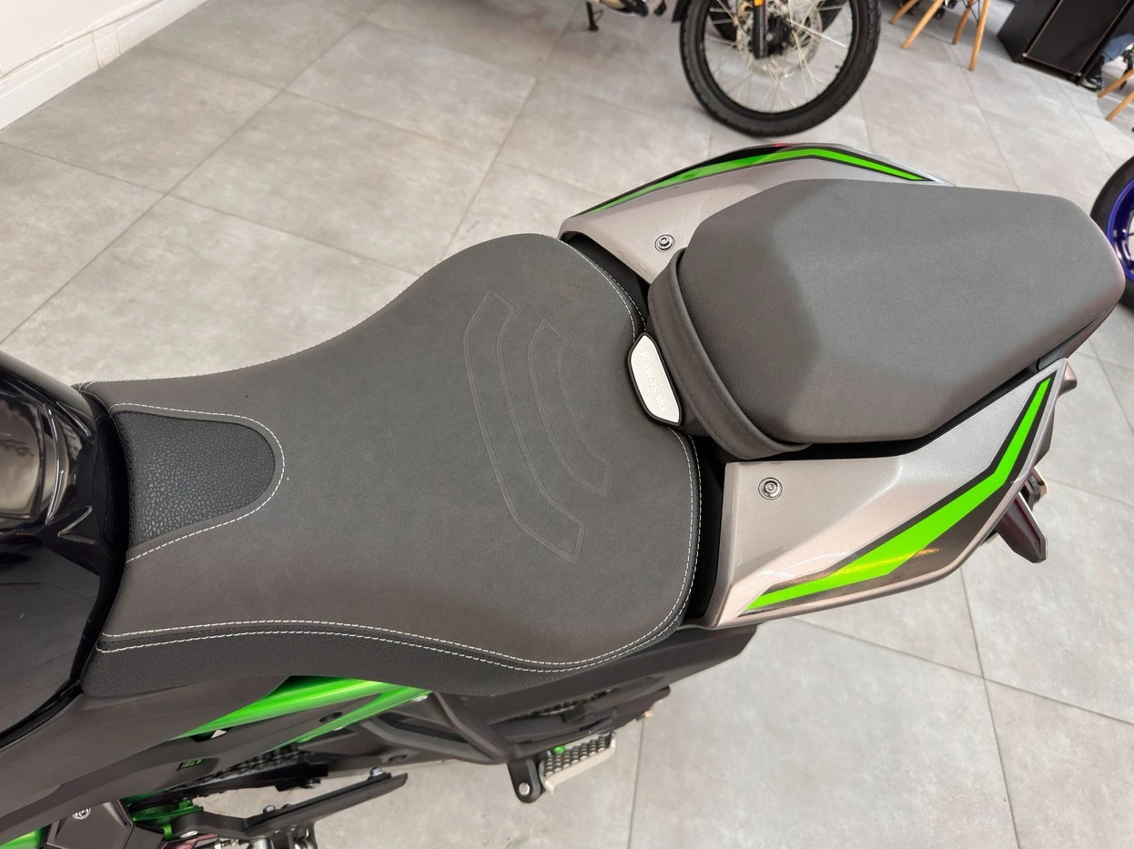 KAWASAKI Z900 R EDITION