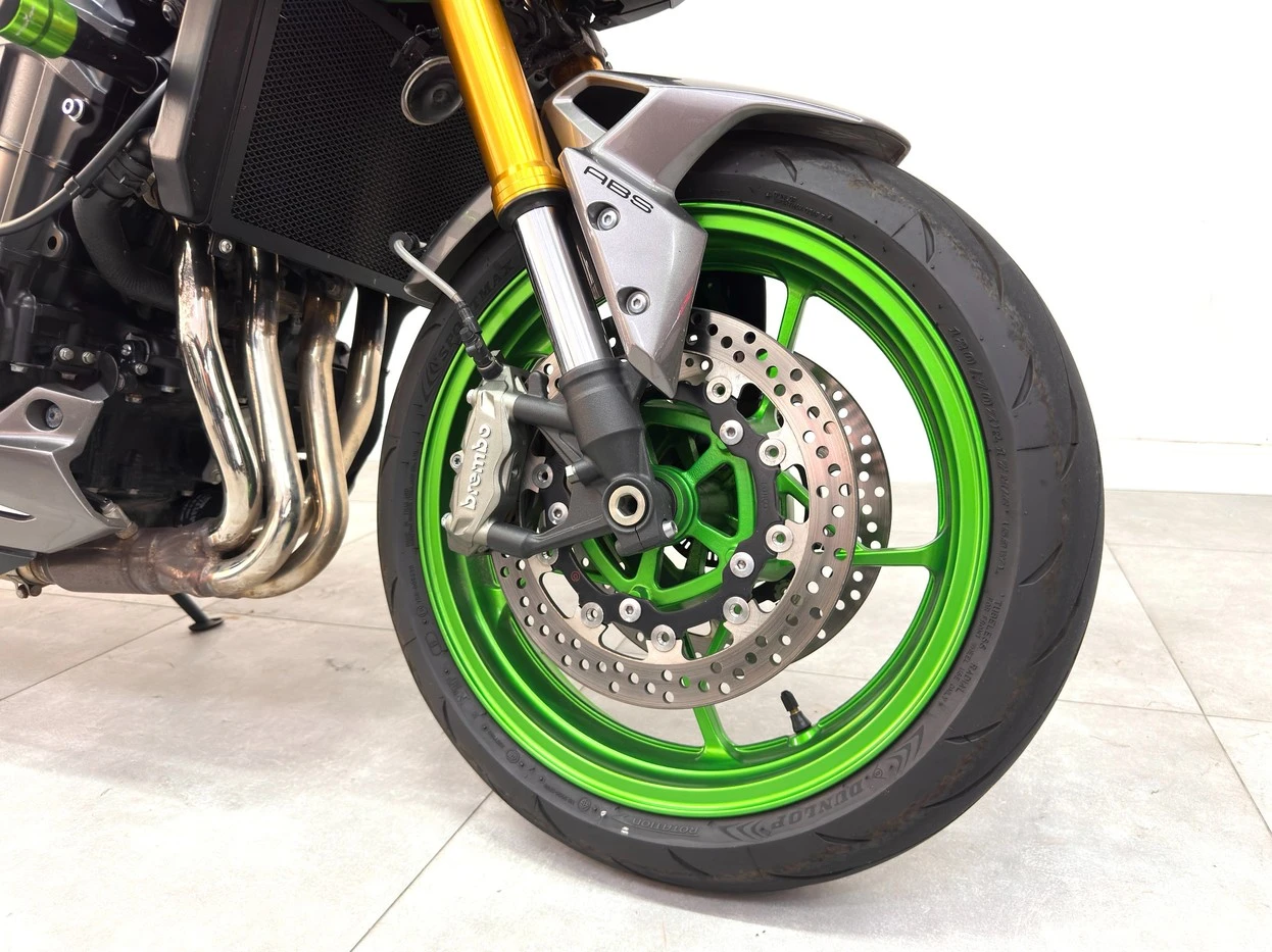 KAWASAKI Z900 R EDITION