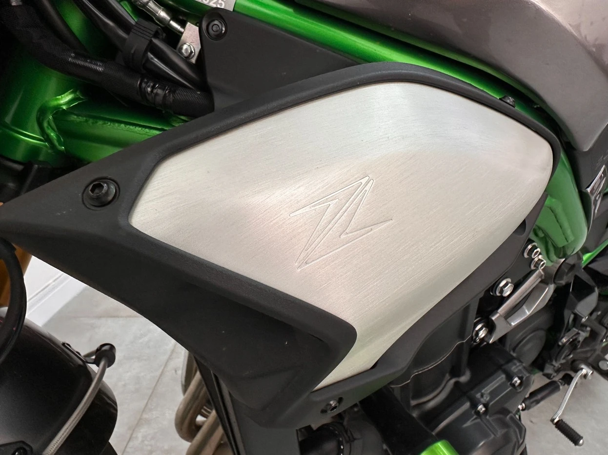 KAWASAKI Z900 R EDITION