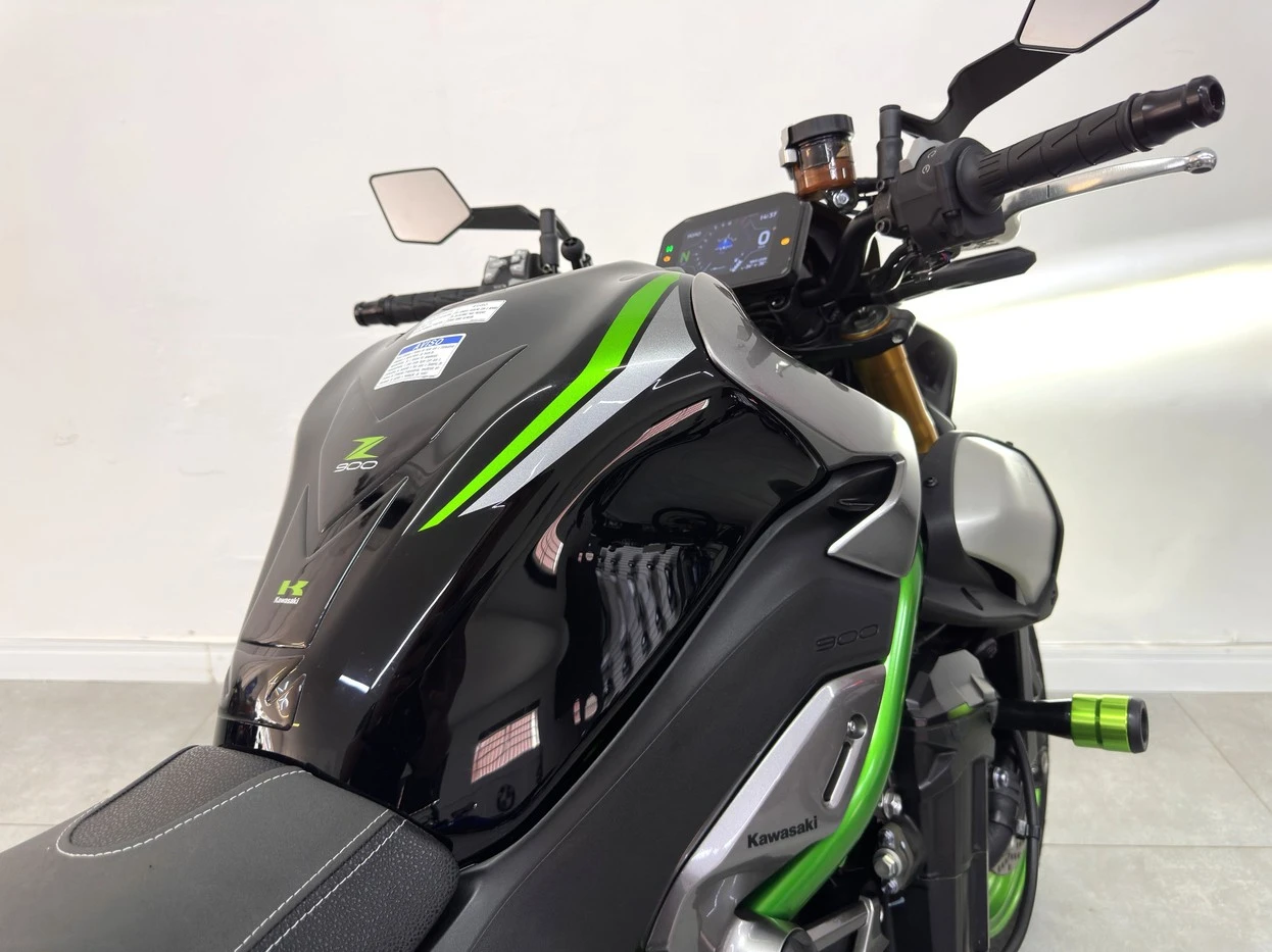 KAWASAKI Z900 R EDITION