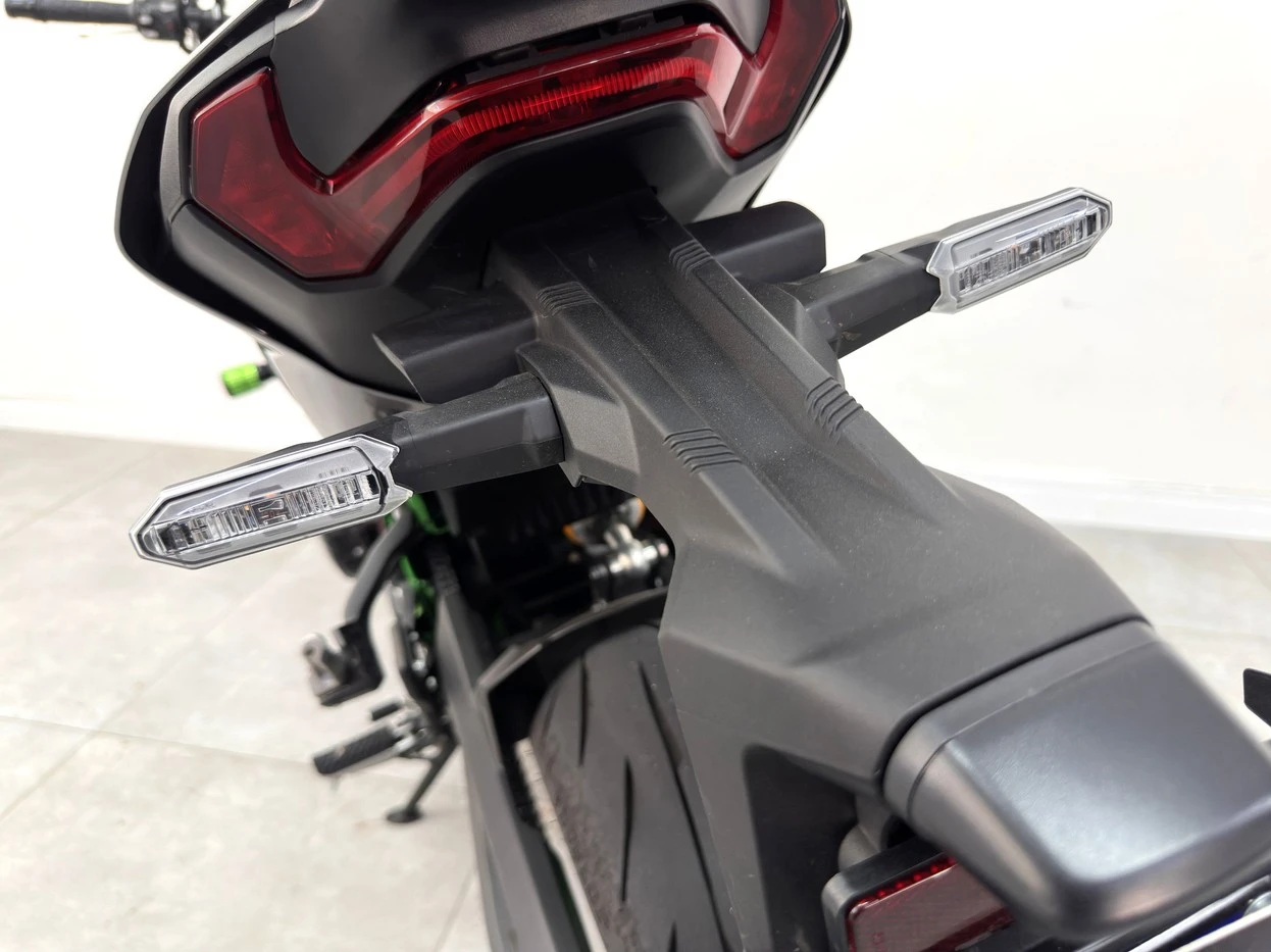 KAWASAKI Z900 R EDITION