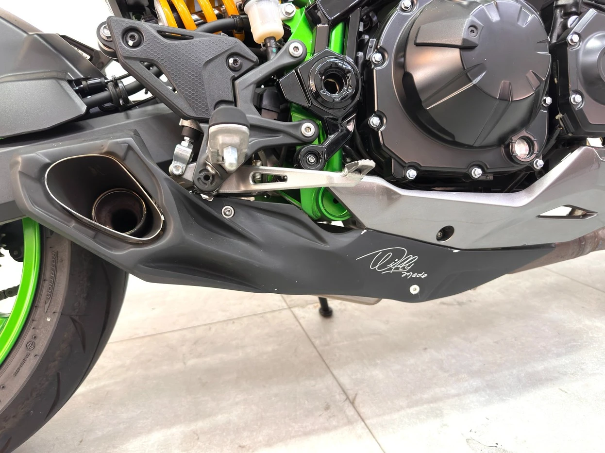 KAWASAKI Z900 R EDITION