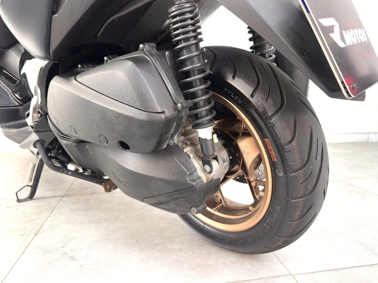 YAMAHA XMAX ABS