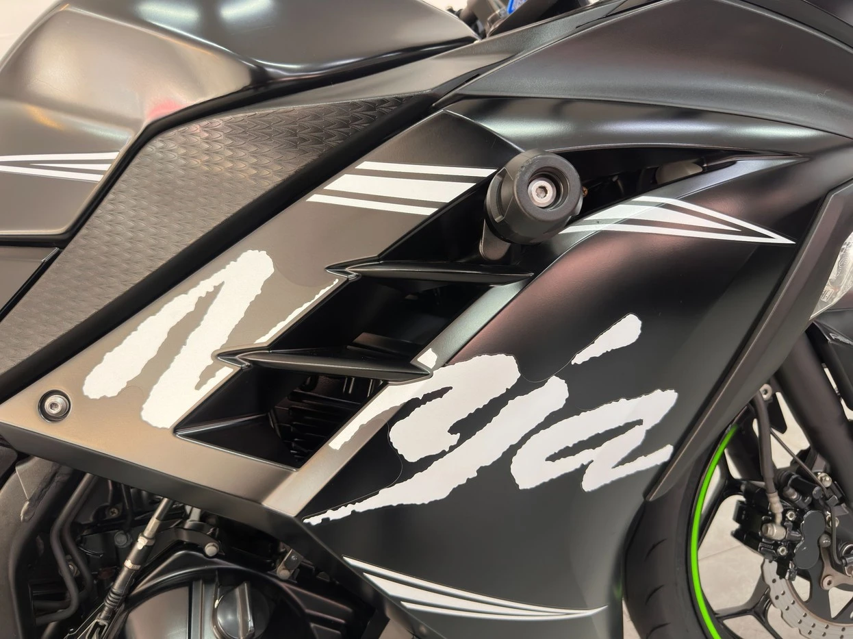 KAWASAKI NINJA 300 ABS