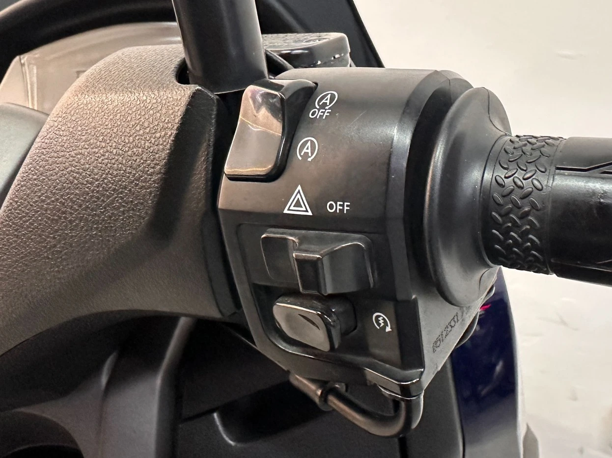 YAMAHA NMAX CONNECTED 160 ABS