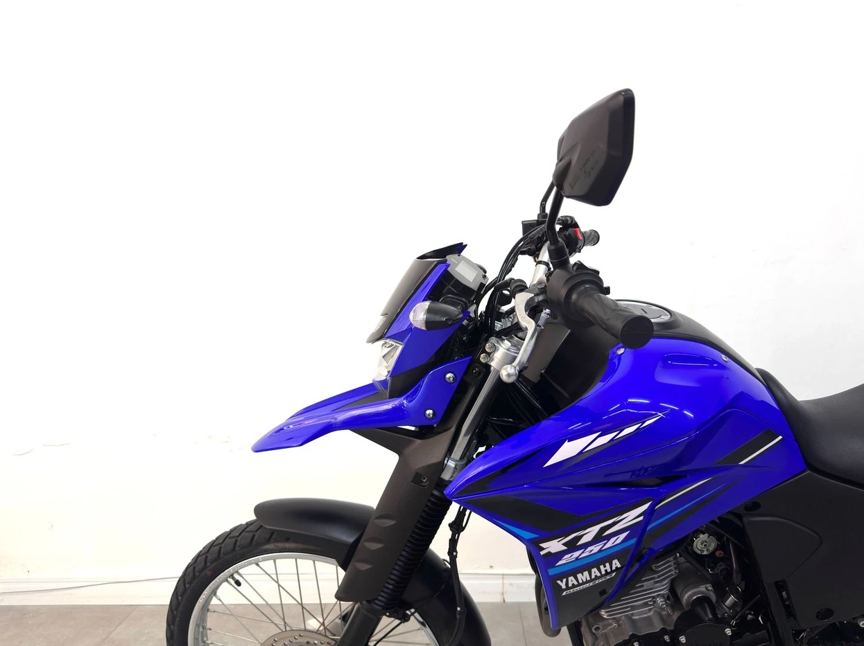 YAMAHA XTZ 250 LANDER CONNECTED
