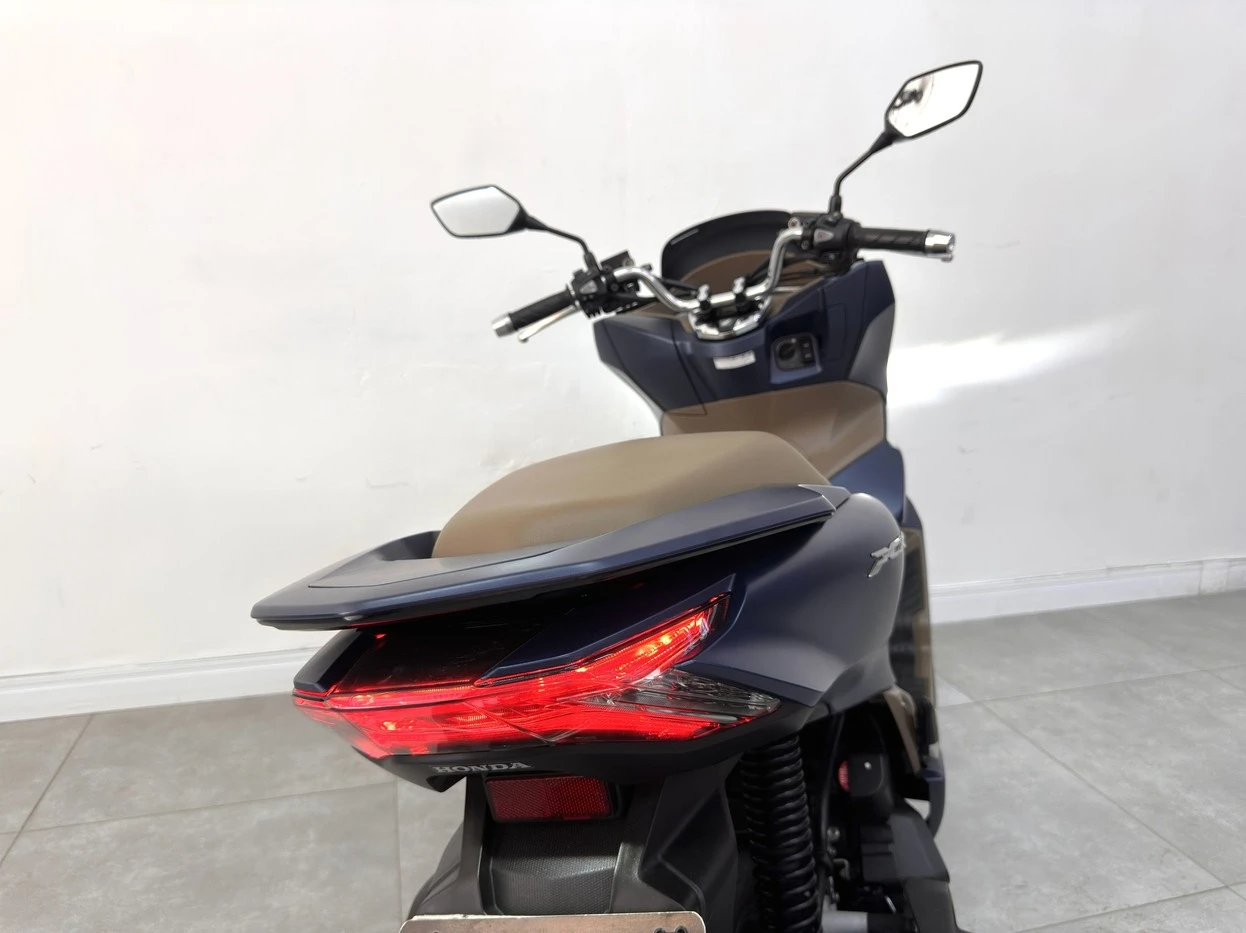 HONDA PCX DLX