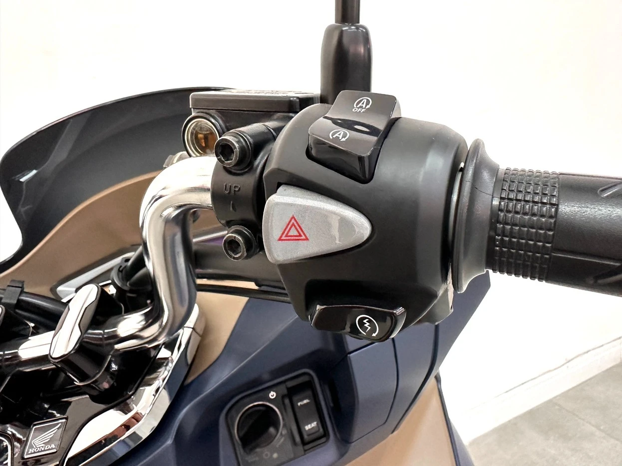 HONDA PCX DLX