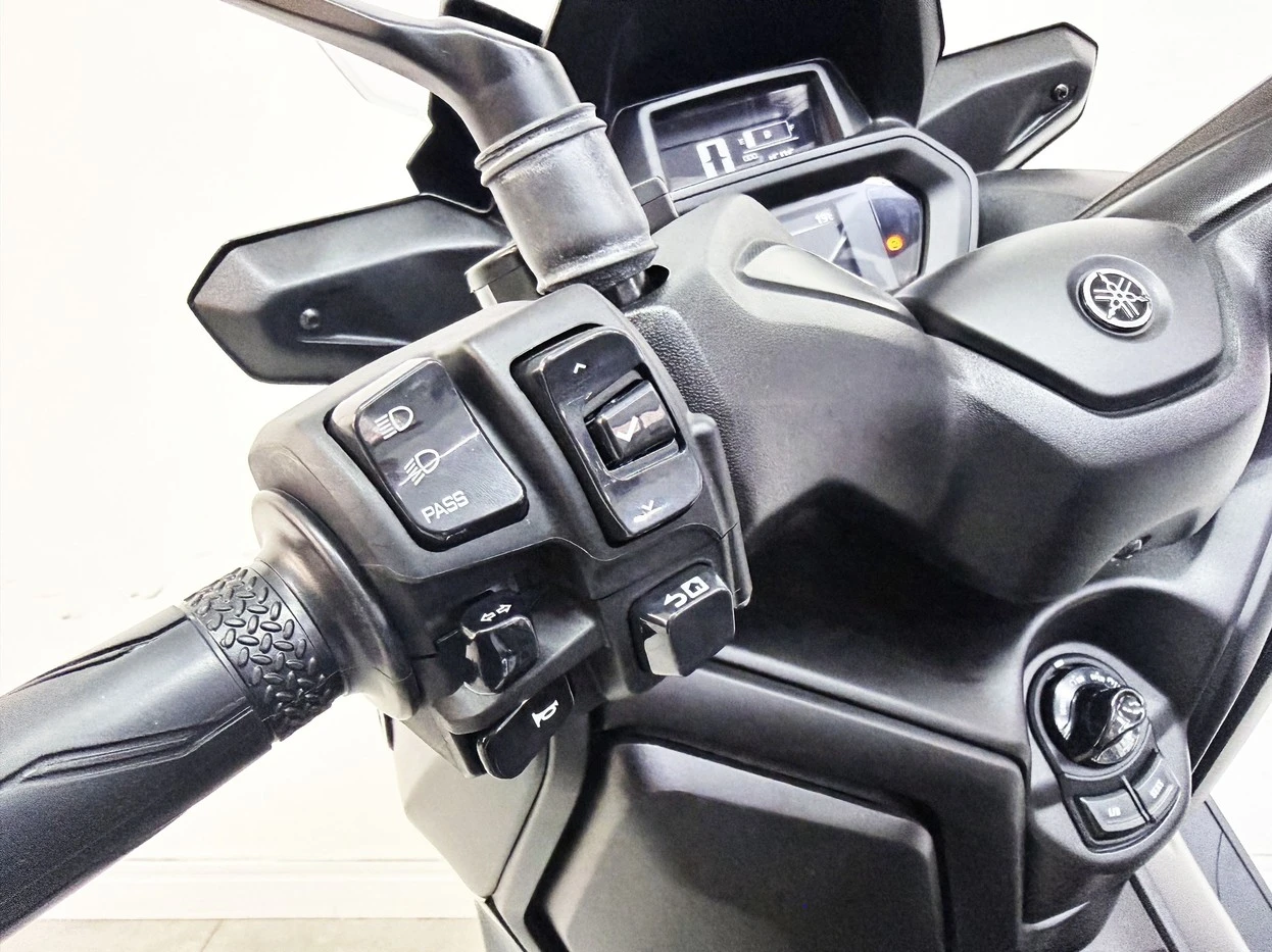 YAMAHA XMAX 250 CONNECTED ABS