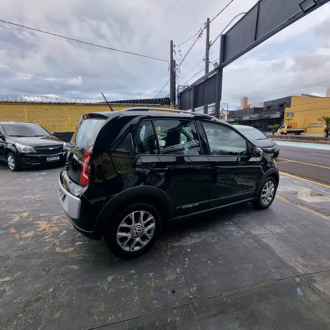 VOLKSWAGEN CROSS UP