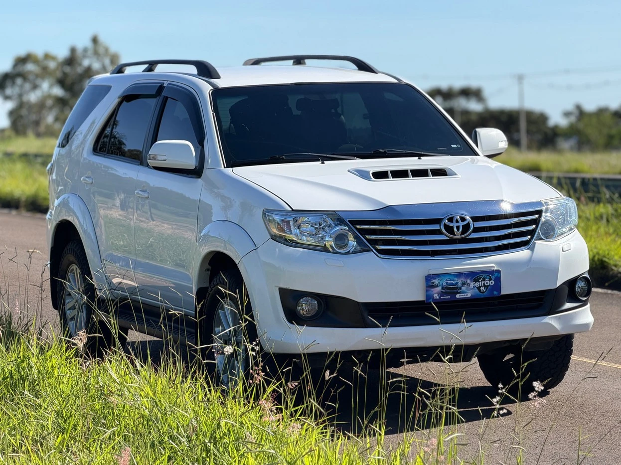 TOYOTA HILUX SW4