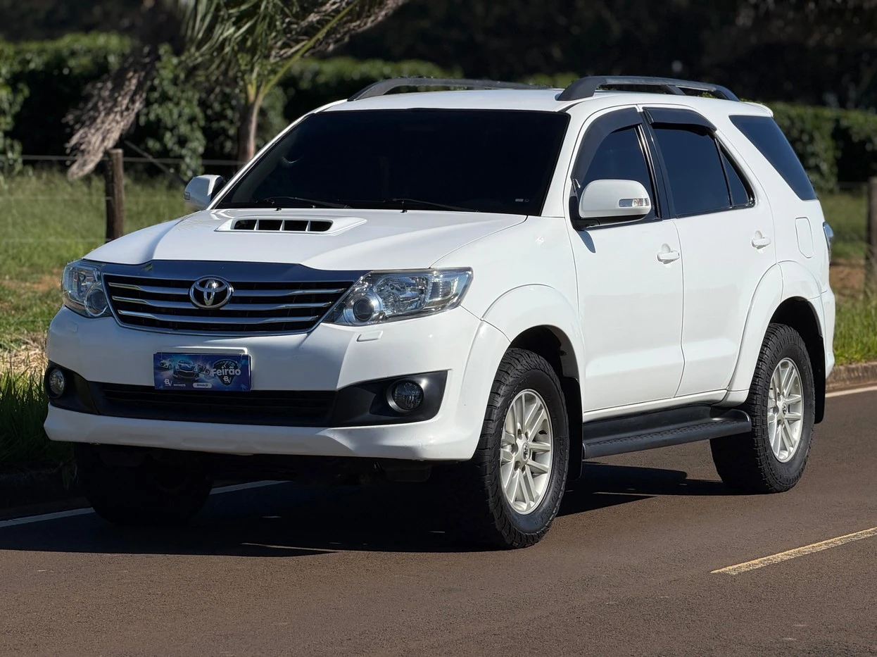 TOYOTA HILUX SW4