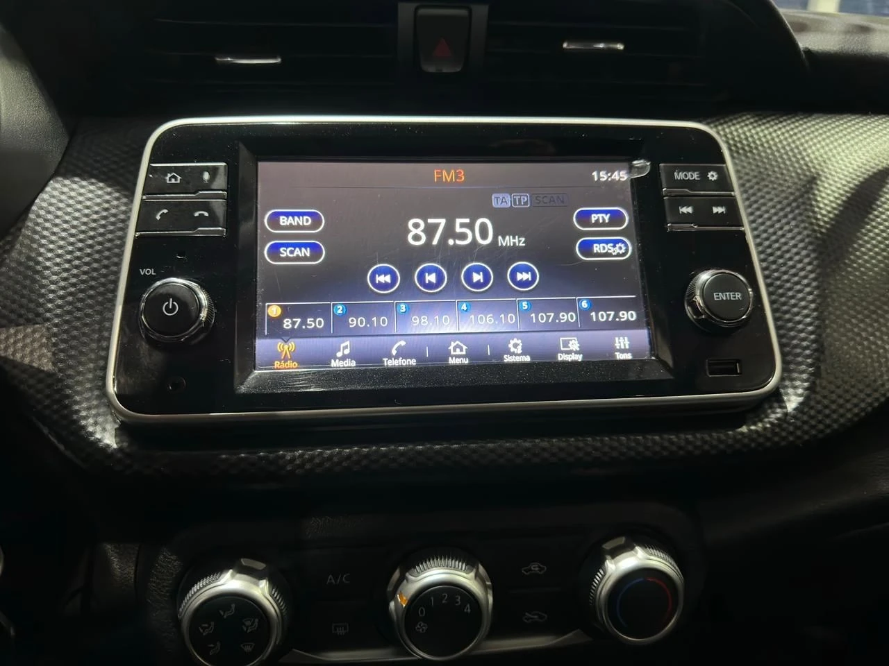 NISSAN KICKS