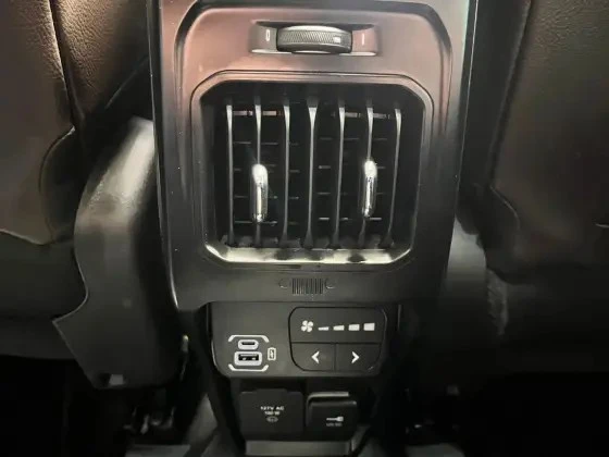 JEEP COMMANDER