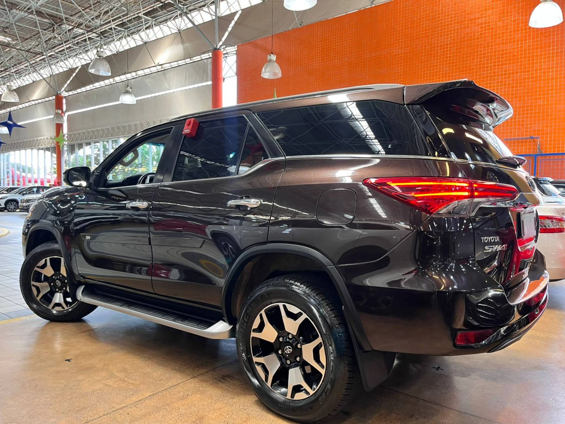 TOYOTA HILUX SW4