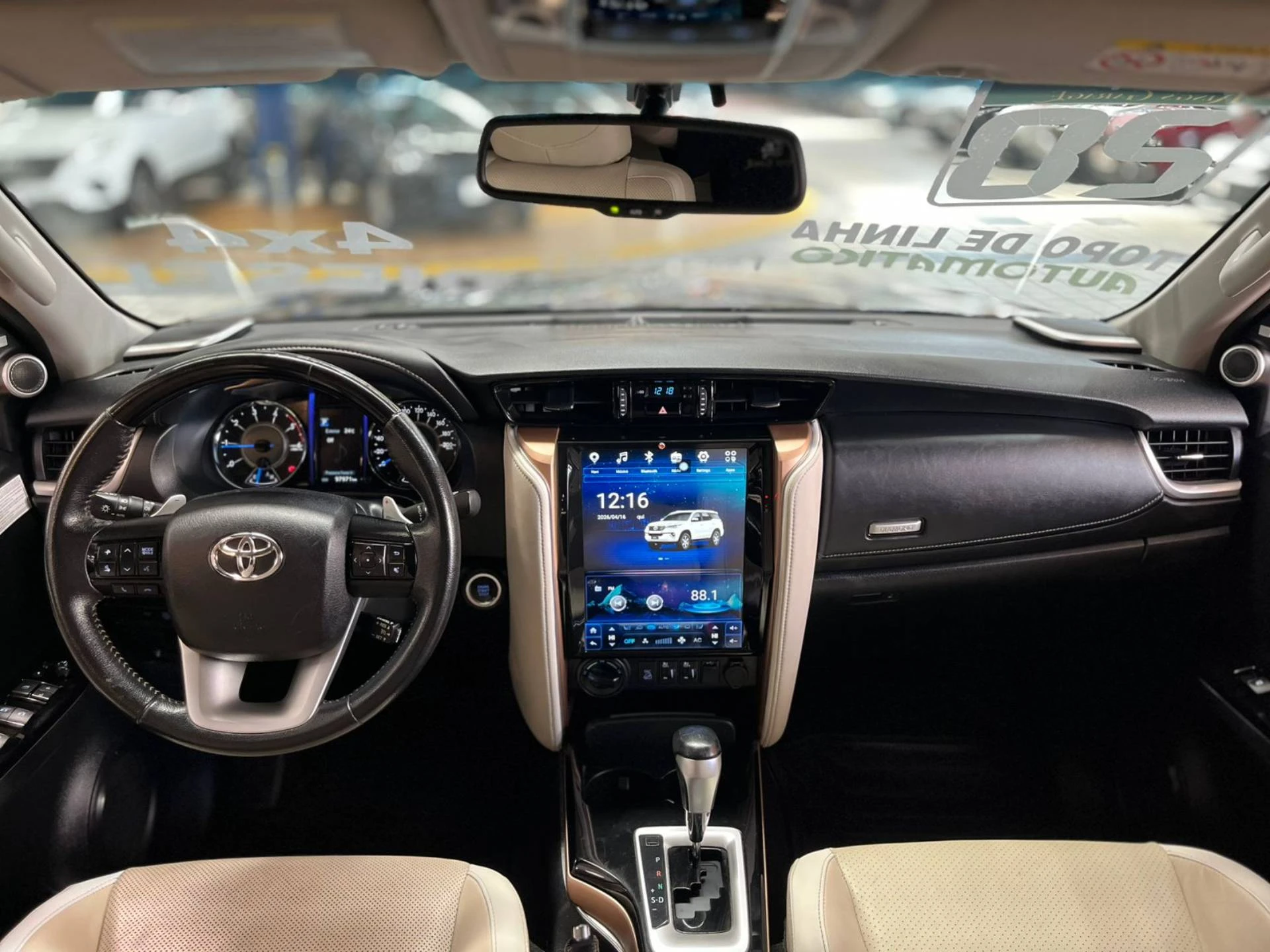 TOYOTA HILUX SW4