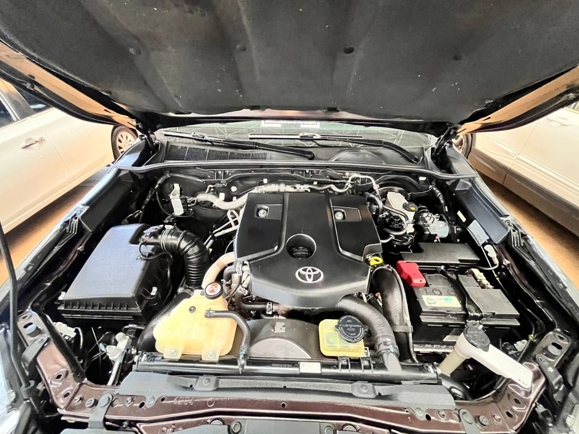 TOYOTA HILUX SW4