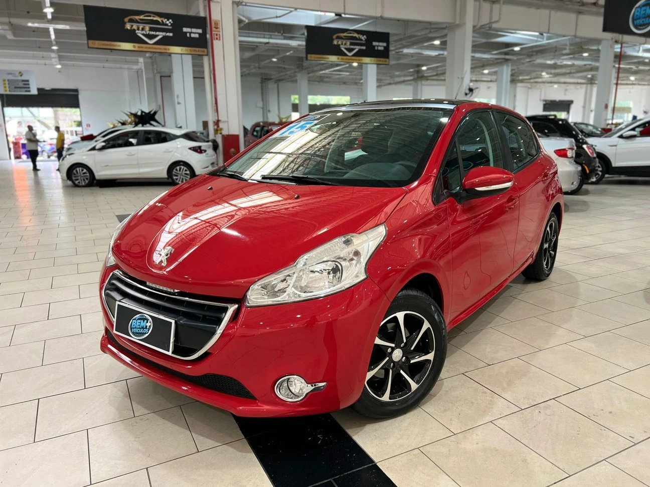 PEUGEOT 208