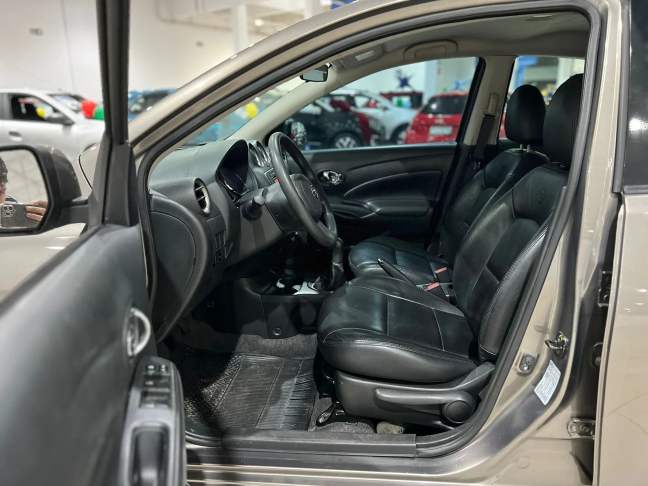 NISSAN VERSA