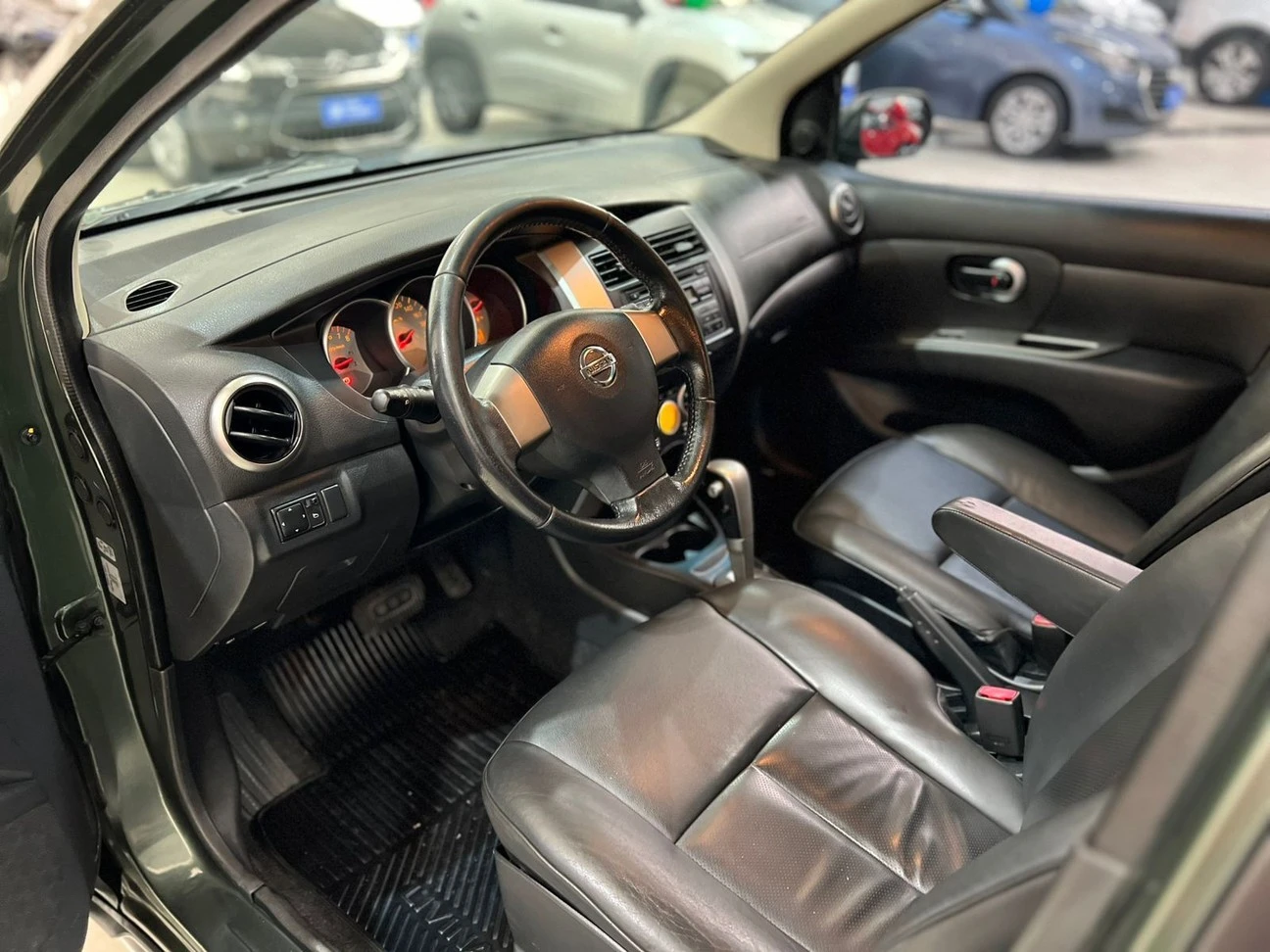 NISSAN LIVINA