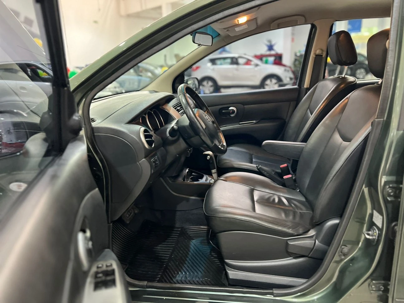 NISSAN LIVINA