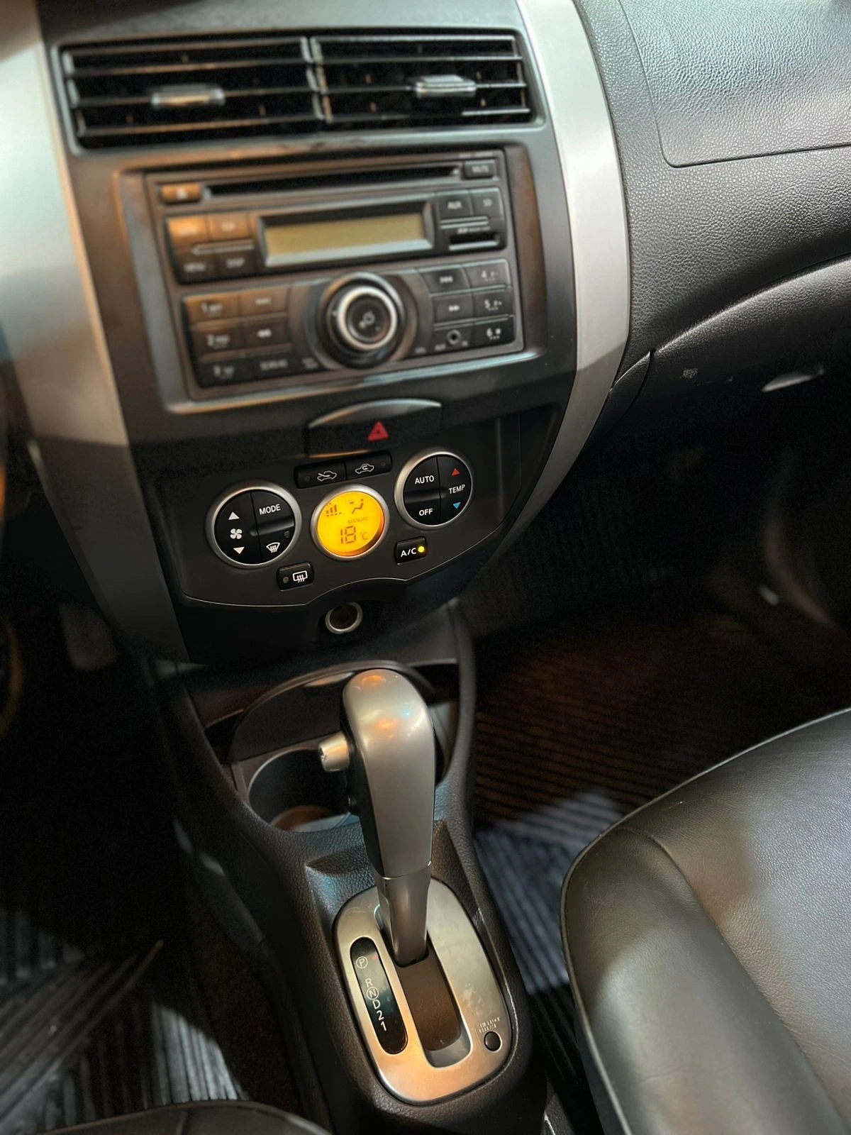 NISSAN LIVINA