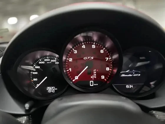 PORSCHE 718