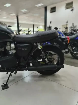 TRIUMPH BONNEVILLE T120 BLACK 1200