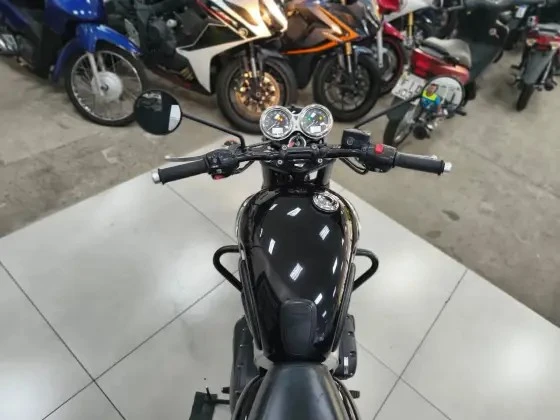 TRIUMPH BONNEVILLE T100 BLACK 900