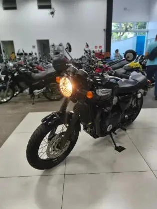TRIUMPH BONNEVILLE T100 BLACK 900