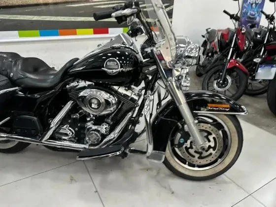 HARLEY-DAVIDSON ROAD KING CLASSIC