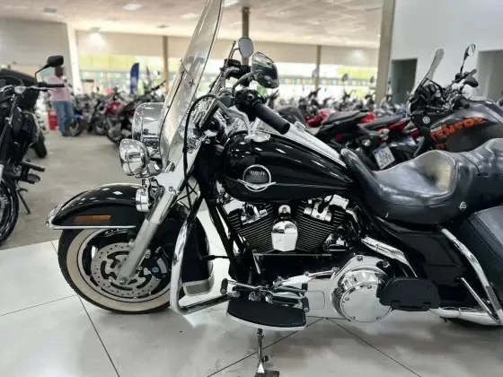 HARLEY-DAVIDSON ROAD KING CLASSIC