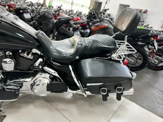HARLEY-DAVIDSON ROAD KING CLASSIC