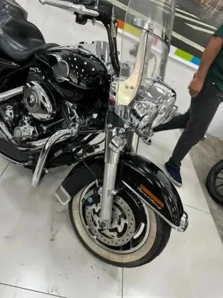 HARLEY-DAVIDSON ROAD KING CLASSIC