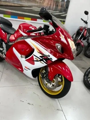 SUZUKI GSX 1300 B-KING