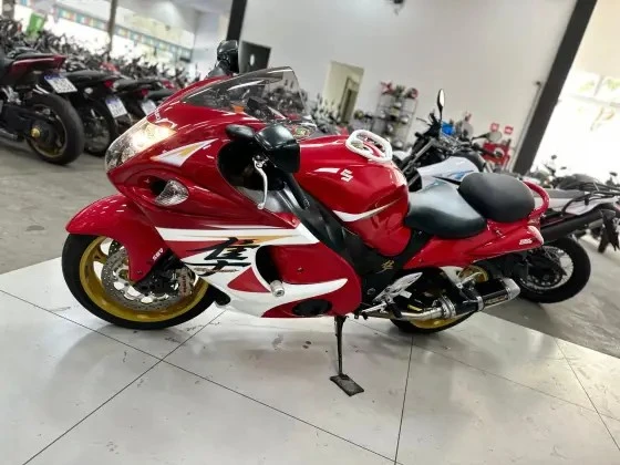 SUZUKI GSX 1300 B-KING