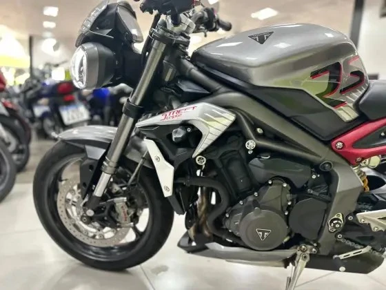 TRIUMPH STREET TRIPLE 765 RS
