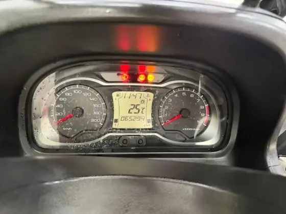 SUZUKI BURGMAN 650 EXECUTIVE