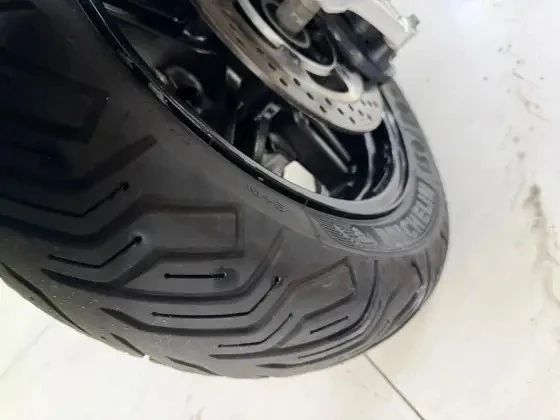 SUZUKI BURGMAN 650 EXECUTIVE