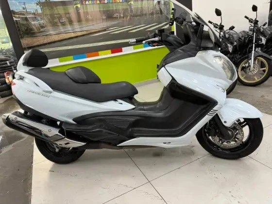 SUZUKI BURGMAN 650 EXECUTIVE
